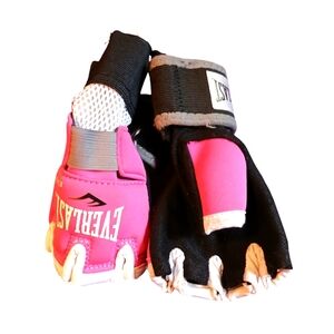 ***Womens Everlast Sparring Gloves